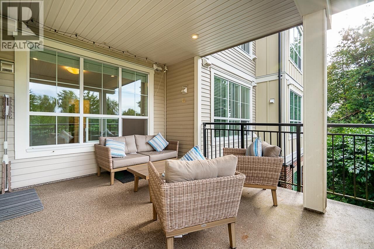Property Photo: 12367 224 Street 204 BC V6C 3P6