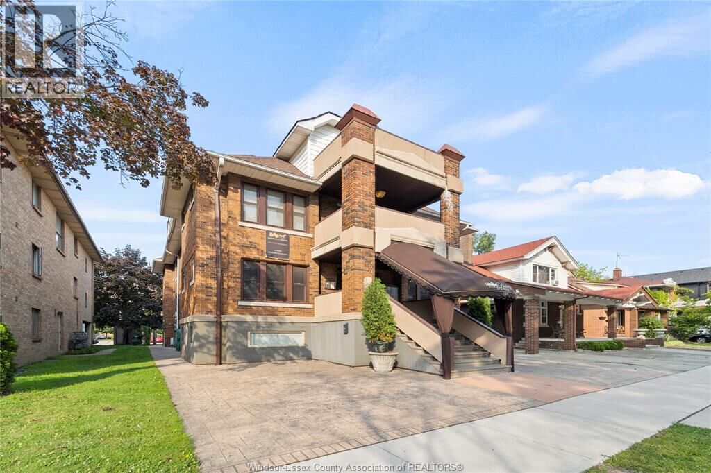 Property Photo: 269 Randolph Place 4 ON N9B 2T2