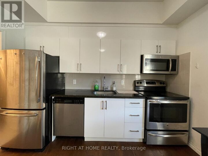 Property Photo:  97 D'Arcy Street 2  ON M5T 1J9 