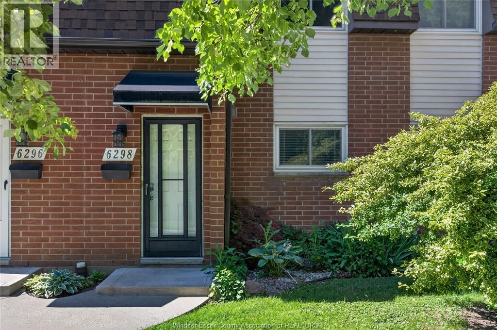 Property Photo:  6298 Thornberry Crescent  ON N8T 3A3 