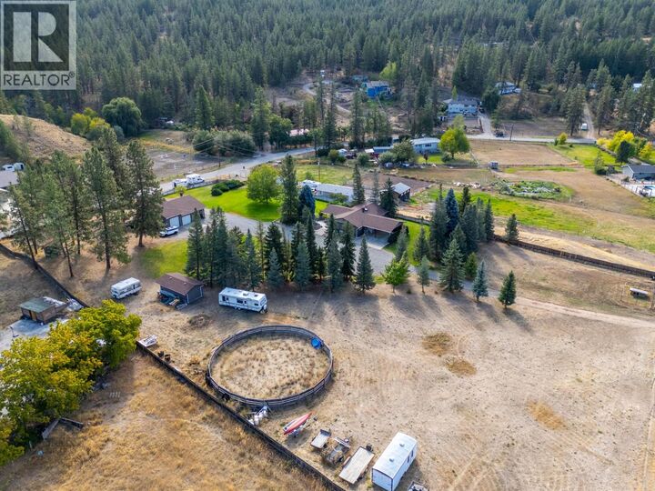 602 Johnson Crescent — photo 1
