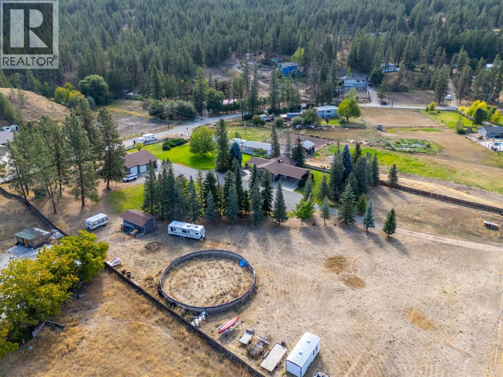 Property Photo: 602 Johnson Crescent BC V0H 1T5