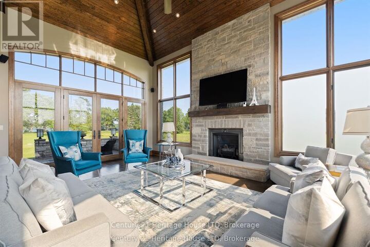 Photo de la propriété:  12679 Niagara Parkway  ON L2E 6S6 