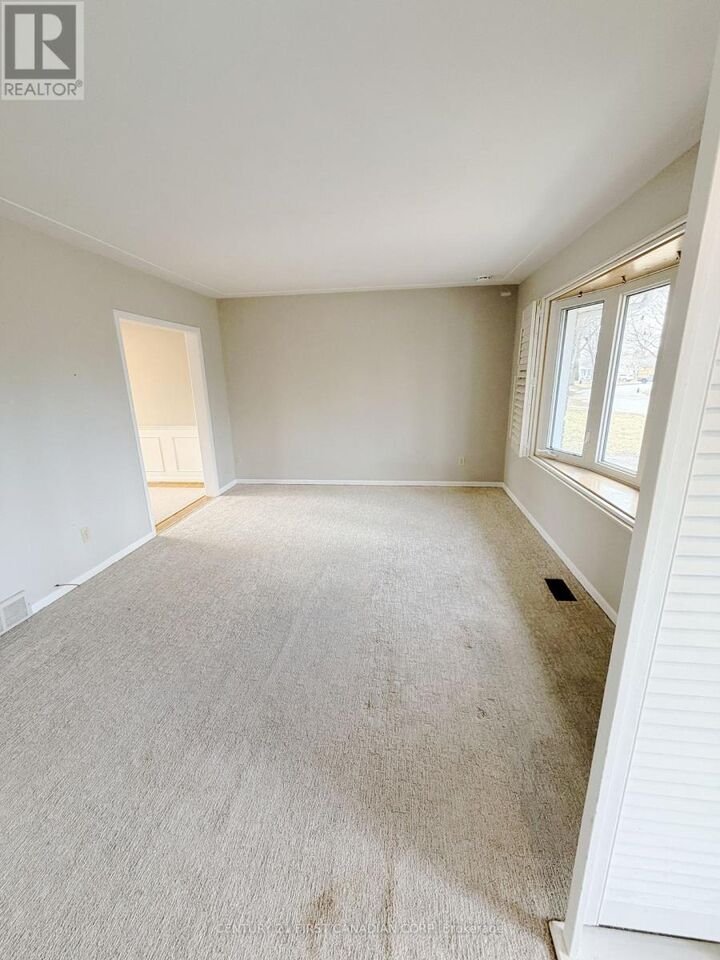 Property Photo:  711 Algoma Avenue  ON N5X 1W4 