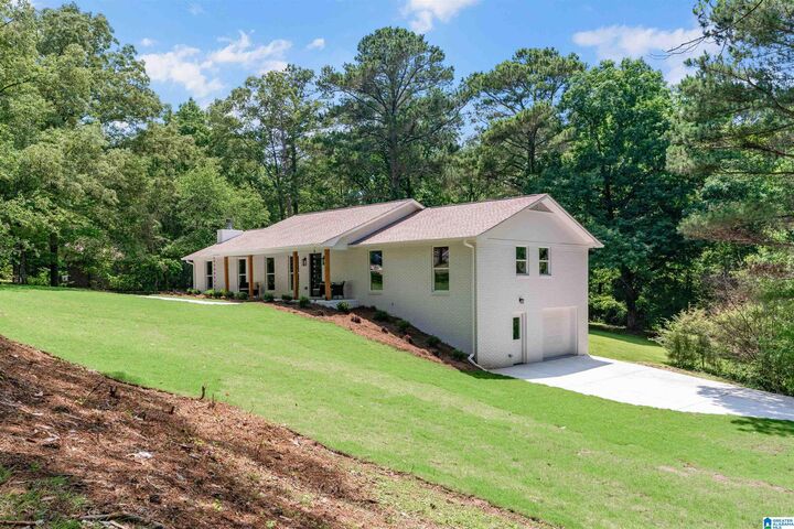 Property Photo: 827 8th Circle AL 35125