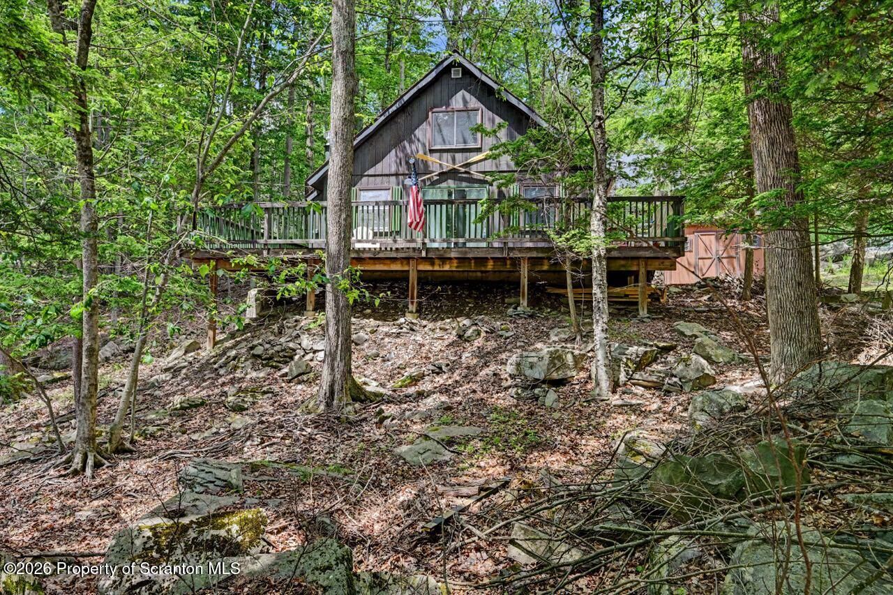 Property Photo:  1031 Canary Lane  PA 18436 
