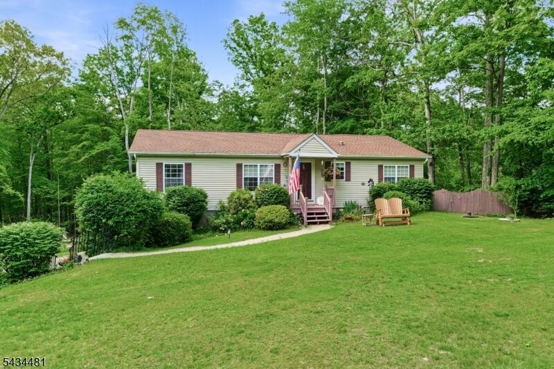 Property Photo:  11 Fox Run  NJ 07827 