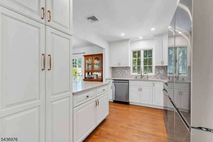 Property Photo:  40 Dacotah Ave  NJ 07866 