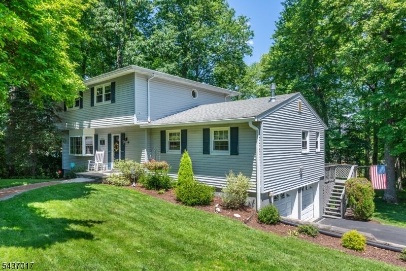 Property Photo:  10 Brittany Road  NJ 07876 