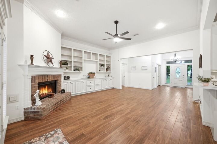 Property Photo: 5925 Ranch Lake Drive TX 77354
