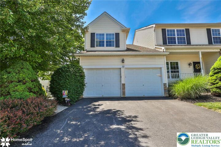 Property Photo: 10 Cobblestone Drive PA 18045