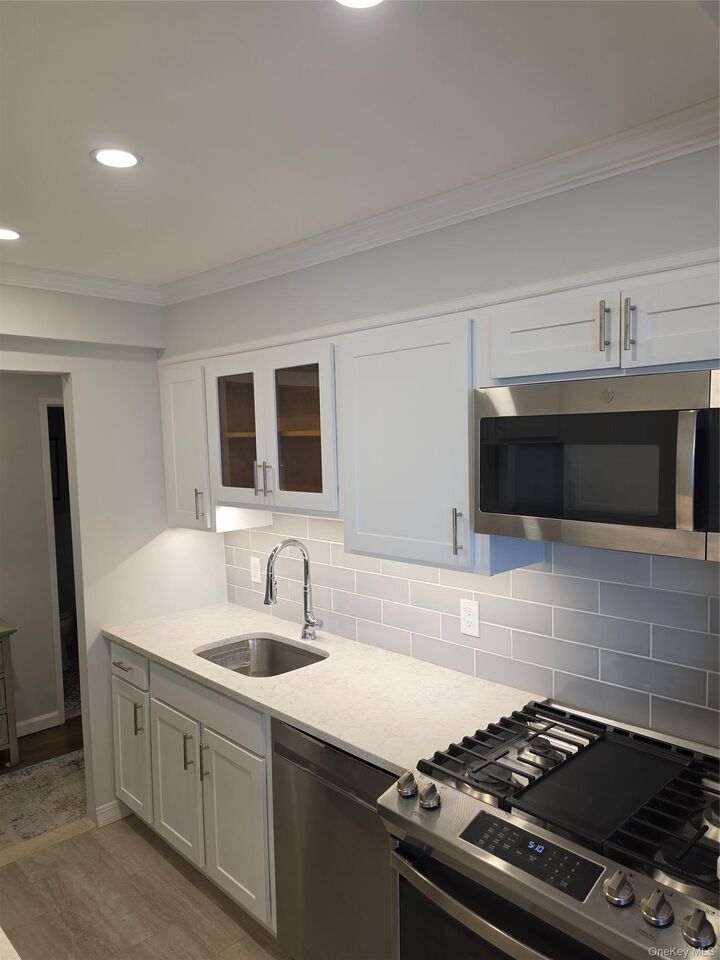 Property Photo: 1 Oakridge Place 5K NY 10709
