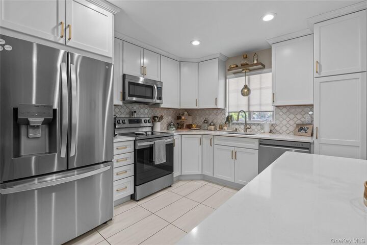 Property Photo:  1402 Brentwood Drive  NY 10509 