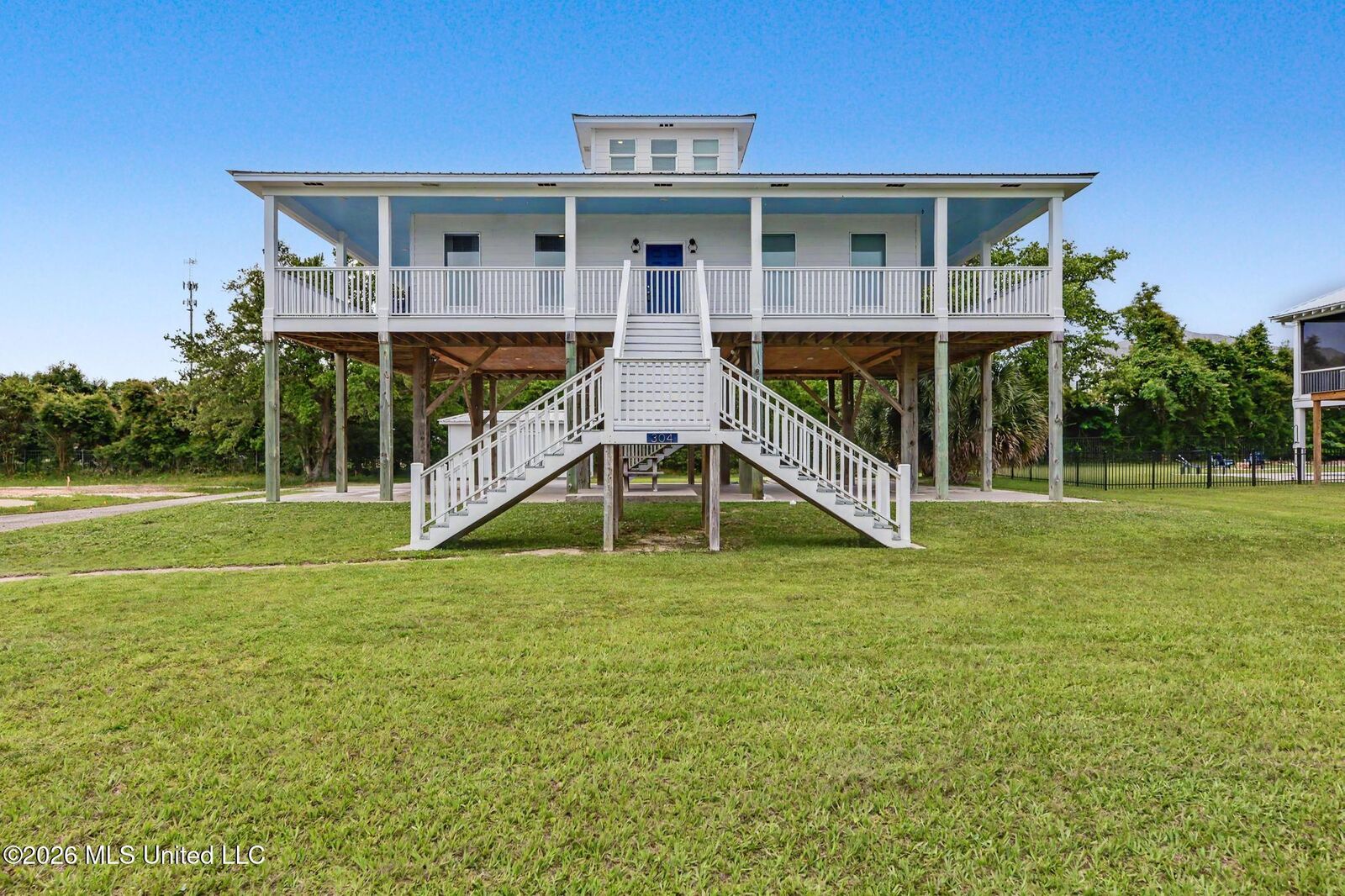 Property Photo:  304 S Seashore Avenue  MS 39560 