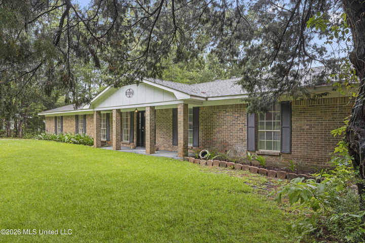 Property Photo:  2236 Brookside Drive  MS 39553 
