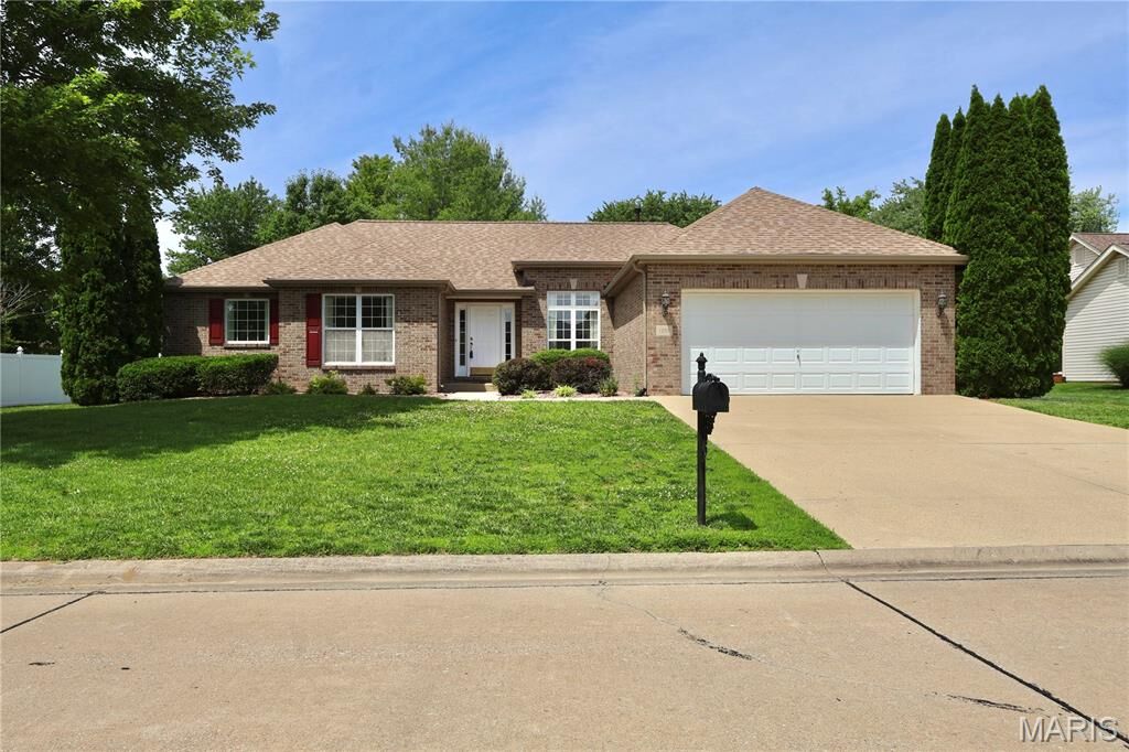 Property Photo: 1281 Baybrook Court IL 62221