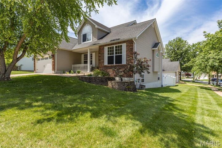 Property Photo:  601 Winter Hill Circle  MO 63026 