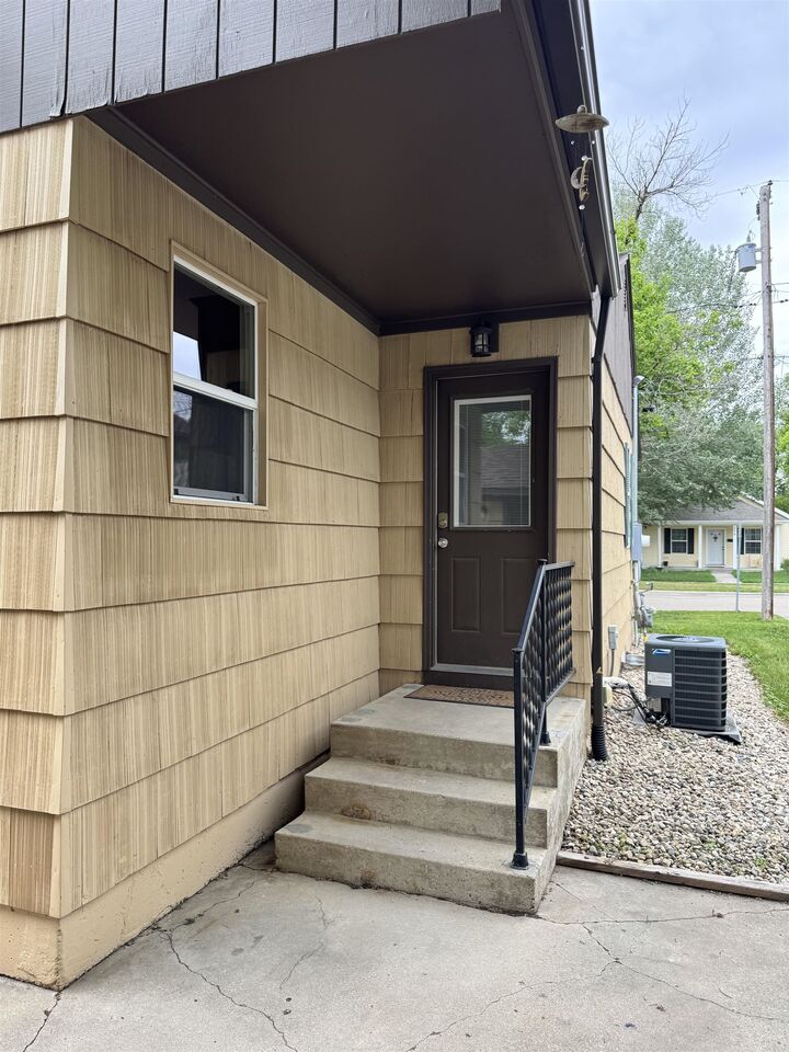 Property Photo:  509 NW 4th St  ND 58703 