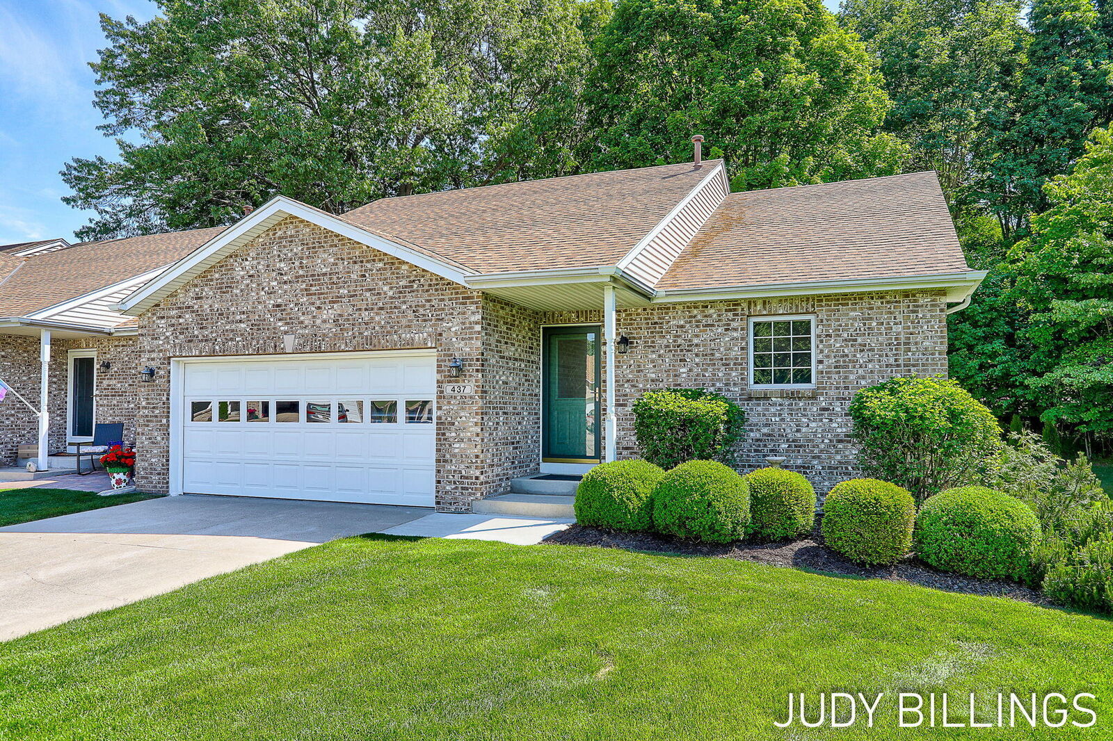 Property Photo: 437 Amity Street MI 49406