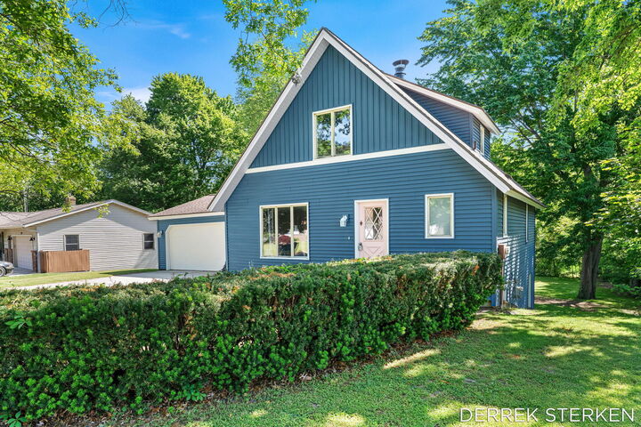 Property Photo:  789 Shadybrook Drive  MI 49424 
