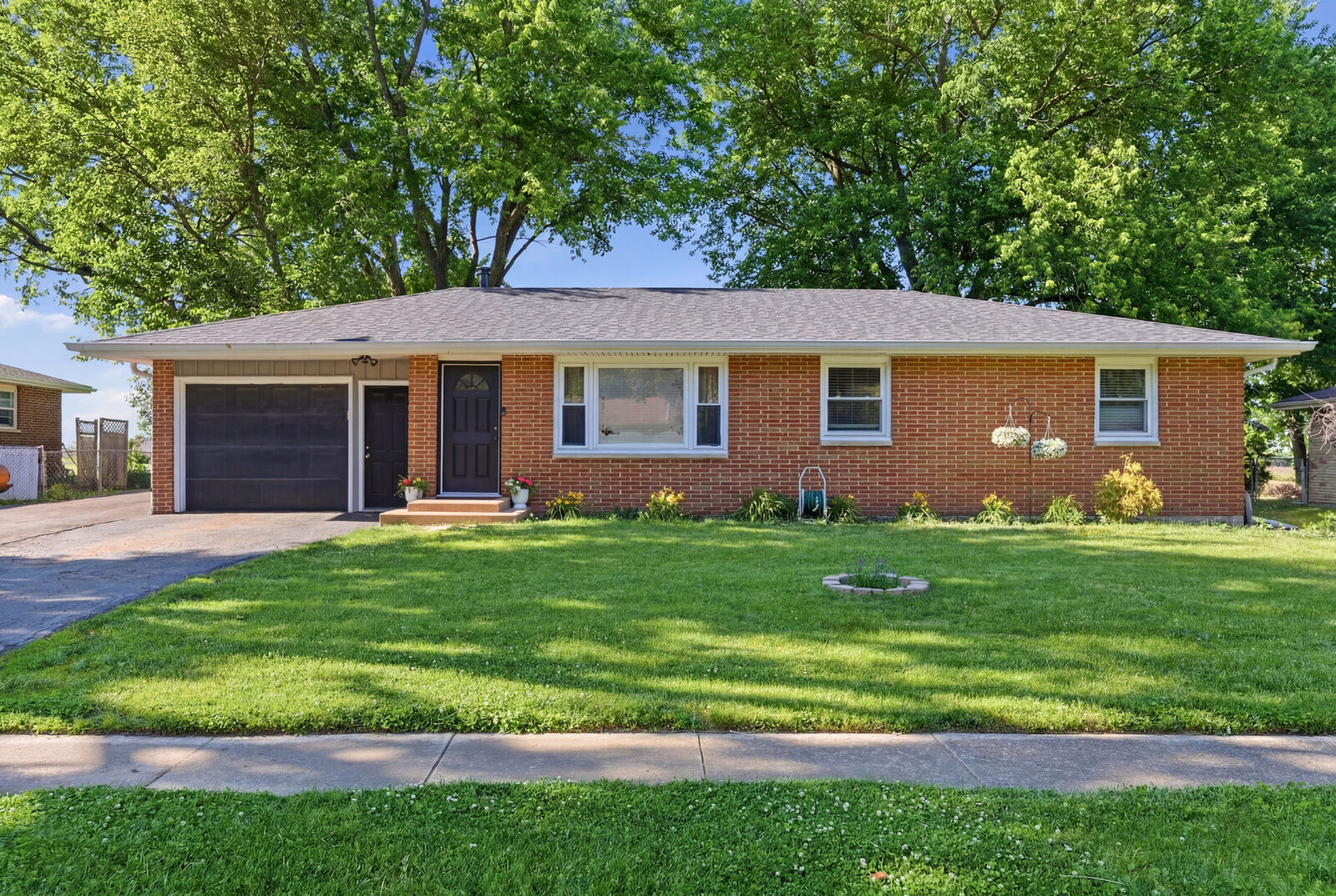 Property Photo: 120 Terry Drive IL 60554