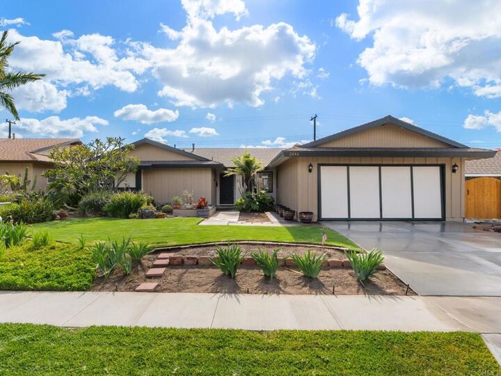Property Photo: 2646 Larchmont Avenue CA 92705
