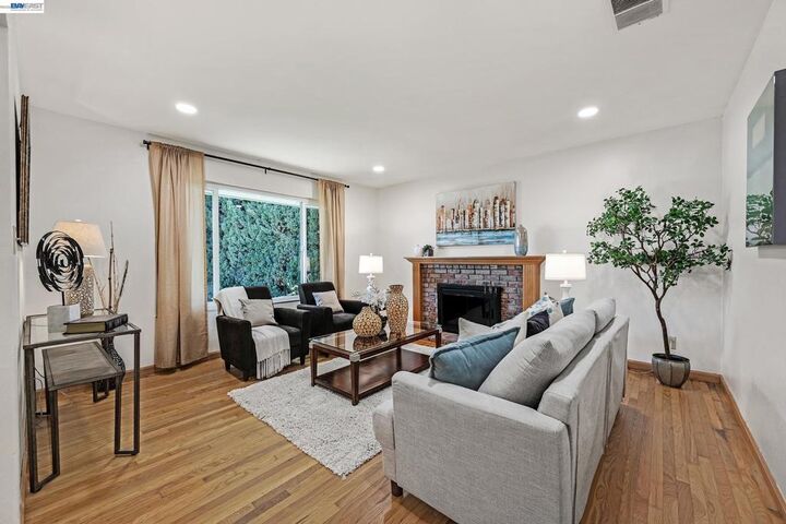Property Photo:  35212 Cano Ct  CA 94536 