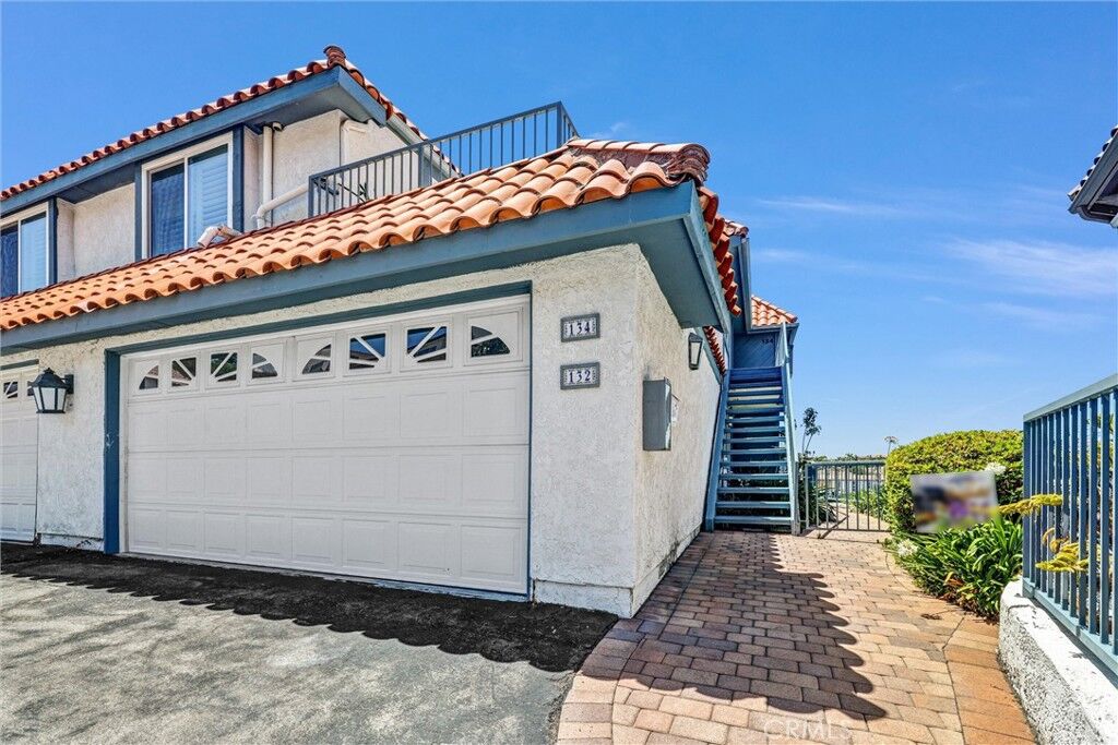 Property Photo:  134 Avenida Presidio  CA 92672 