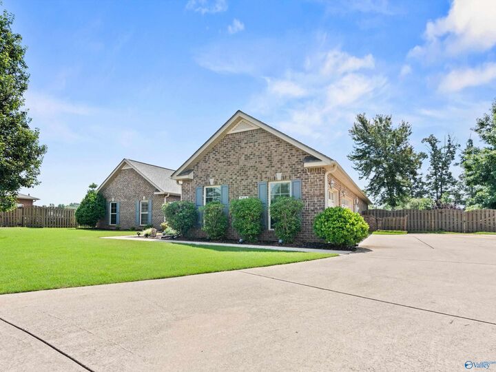 Property Photo: 711 Tide Creek Drive SW AL 35756