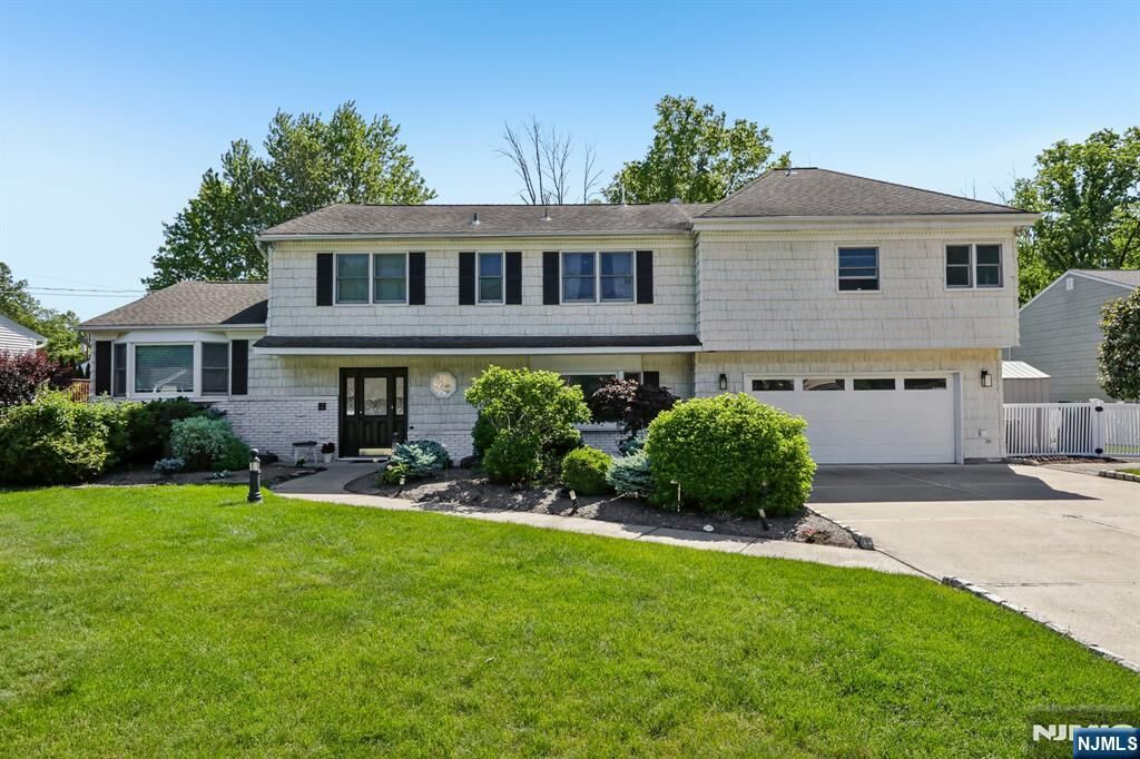 Property Photo:  20 Normandy Road  NJ 07058 