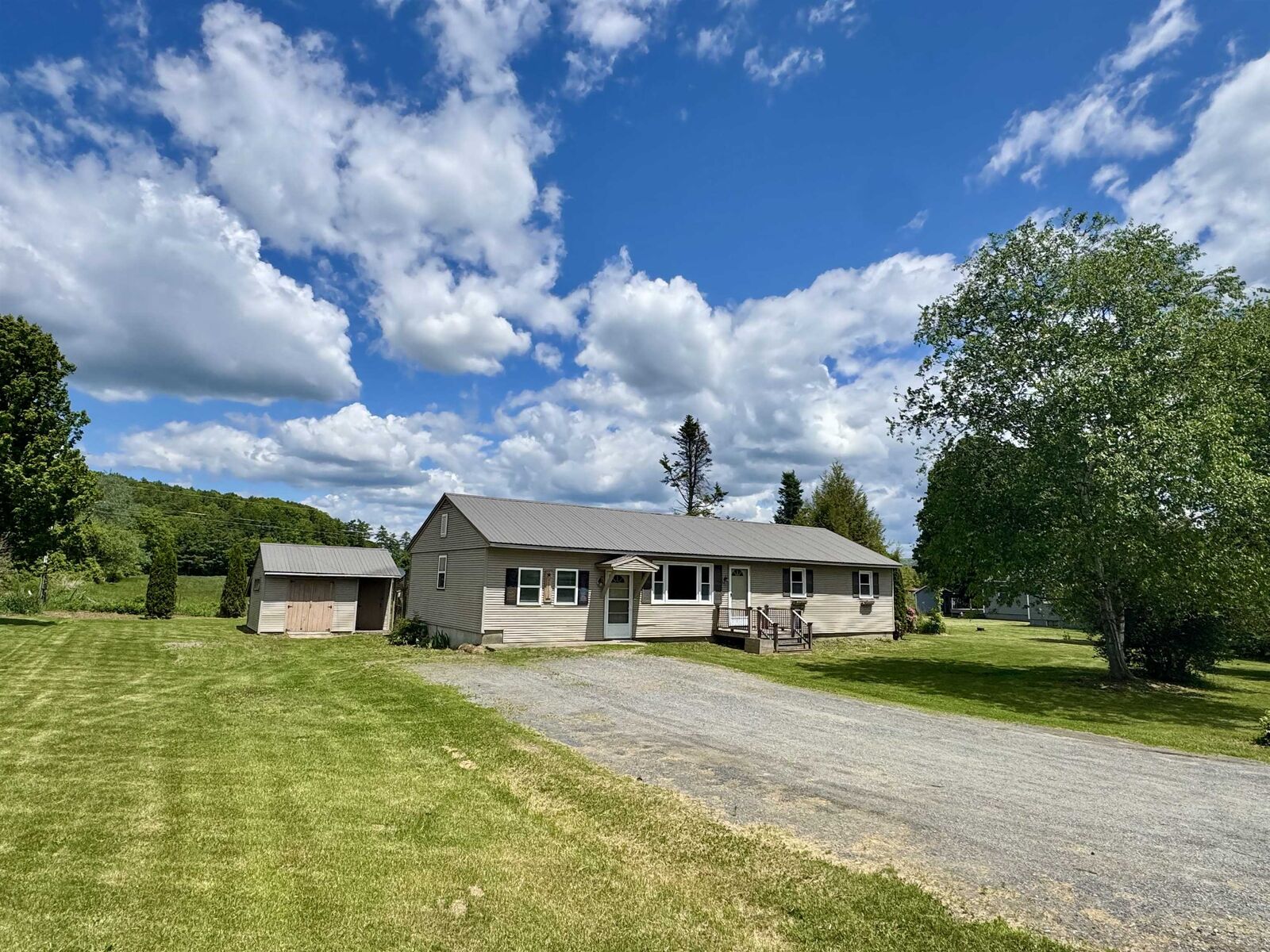 Property Photo:  152 Blue Spruce Drive  VT 05033 