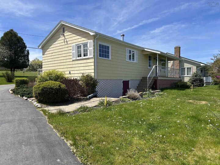 Property Photo:  698 Oakland Road  NS B0J 2E0 