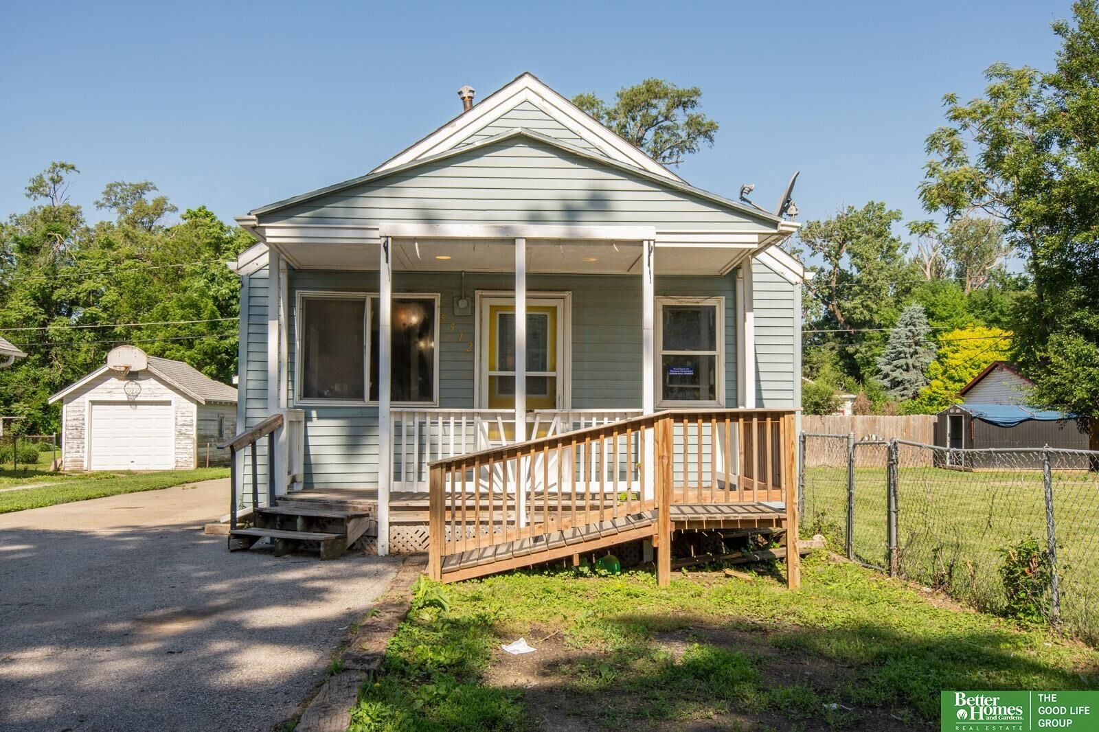 Property Photo: 5512 N 6th Street NE 68110-9999