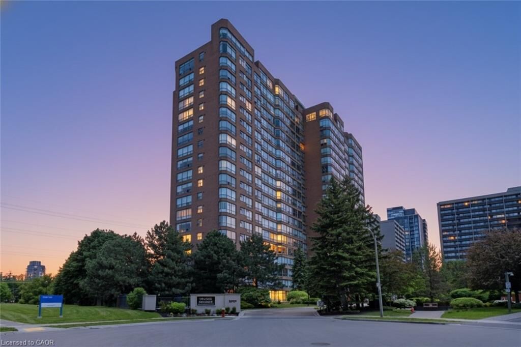 Property Photo:  1276 Maple Crossing Boulevard 1711  ON L7S 2J9 