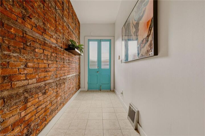 Property Photo: 163 Victoria Avenue N ON L8L 5E9