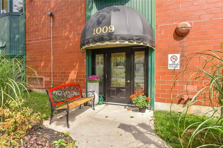 1009 Queenston Road 216 — photo 1