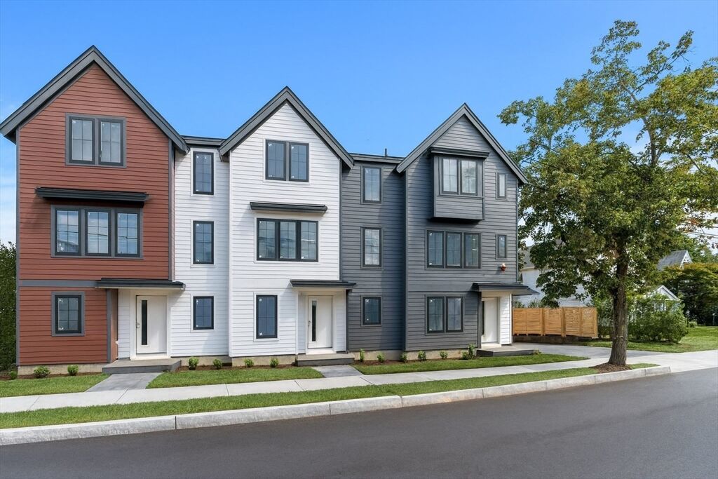 Property Photo:  4 Elm Street 4  MA 02465 