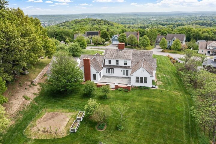 Property Photo:  79 Pheasant Run Cir  MA 01453 
