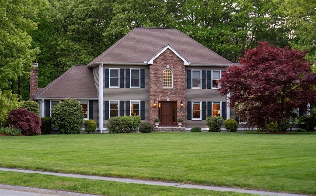 Property Photo:  4 Overlook Dr  MA 01450 