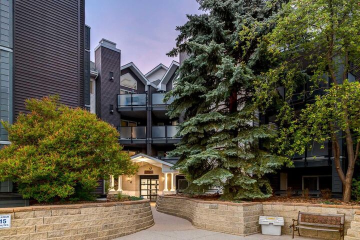 20 Sierra Morena Mews SW 118 — photo 1