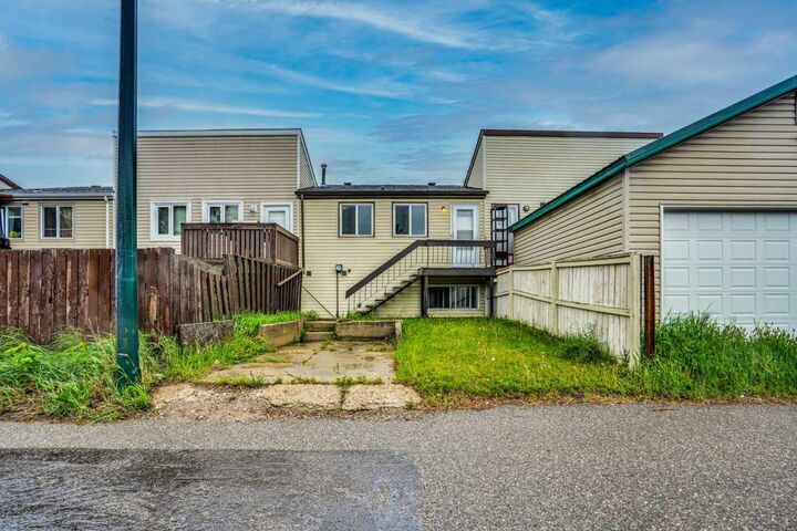 Property Photo: 1104 53C Street SE AB T2A 1W4