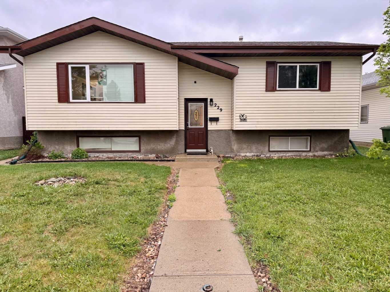 Property Photo:  229 Parkview Dr  AB T9A 3J9 