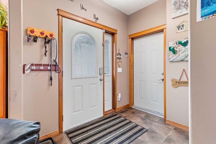 Property Photo:  210 Morris Place  AB T0M 0W0 