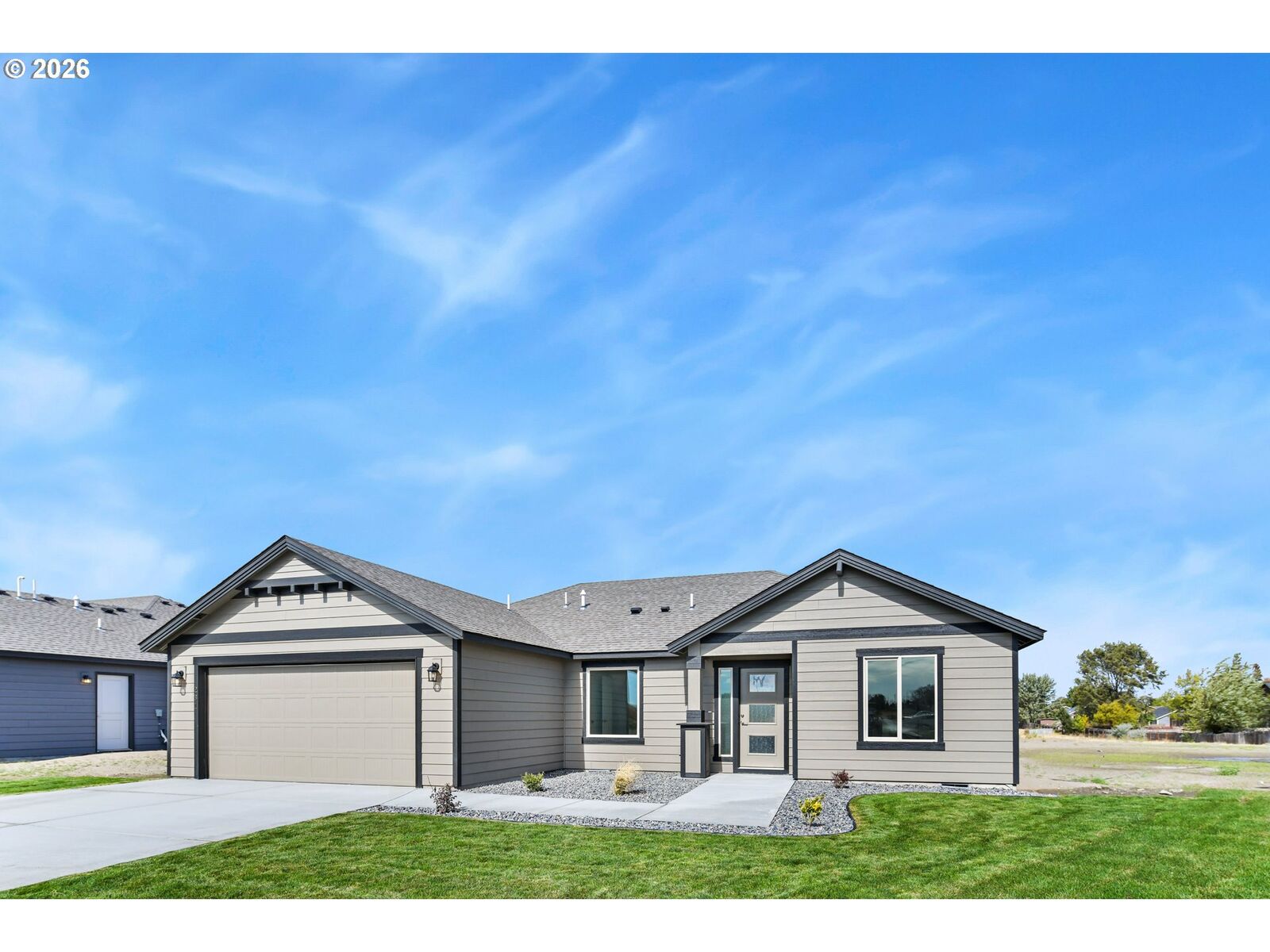 Property Photo: 231 SW Goldfinch Ln OR 97818