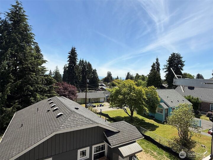 Property Photo: 5620 Wetmore Avenue B WA 98203