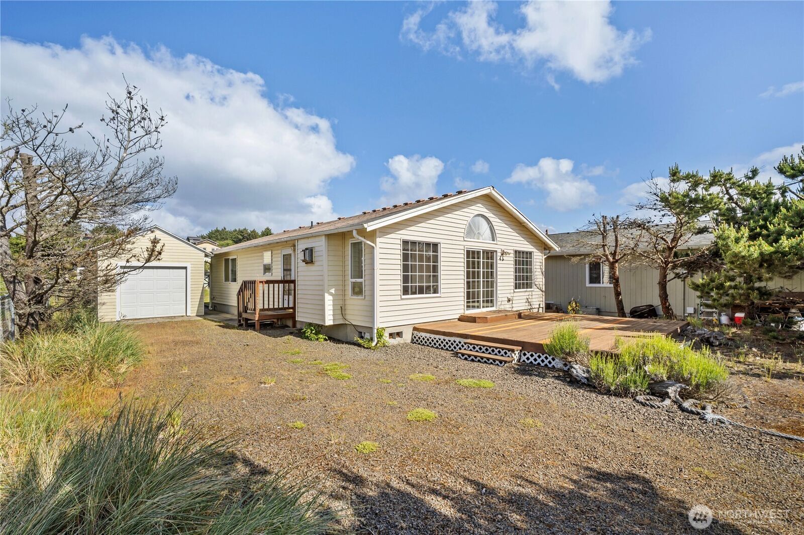 Property Photo: 33406 H Place WA 98640