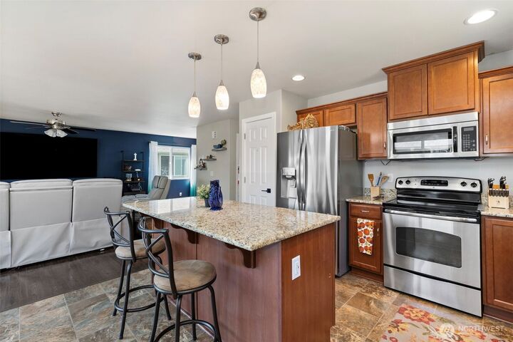 Property Photo:  2258 SE Upchurch Way  WA 98366 
