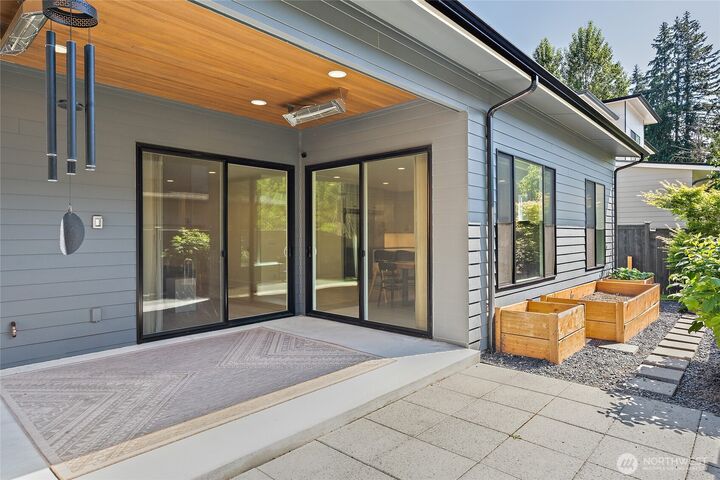 Property Photo:  11312  115th Avenue NE  WA 98033 