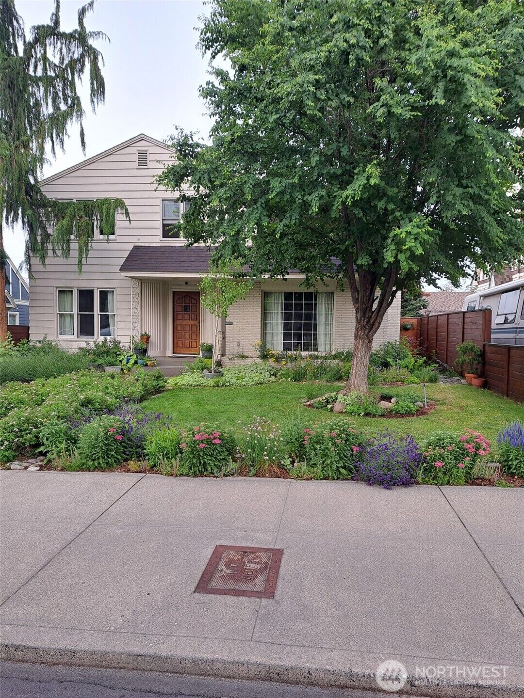 Property Photo:  19 N  Garfield Avenue  WA 98801 