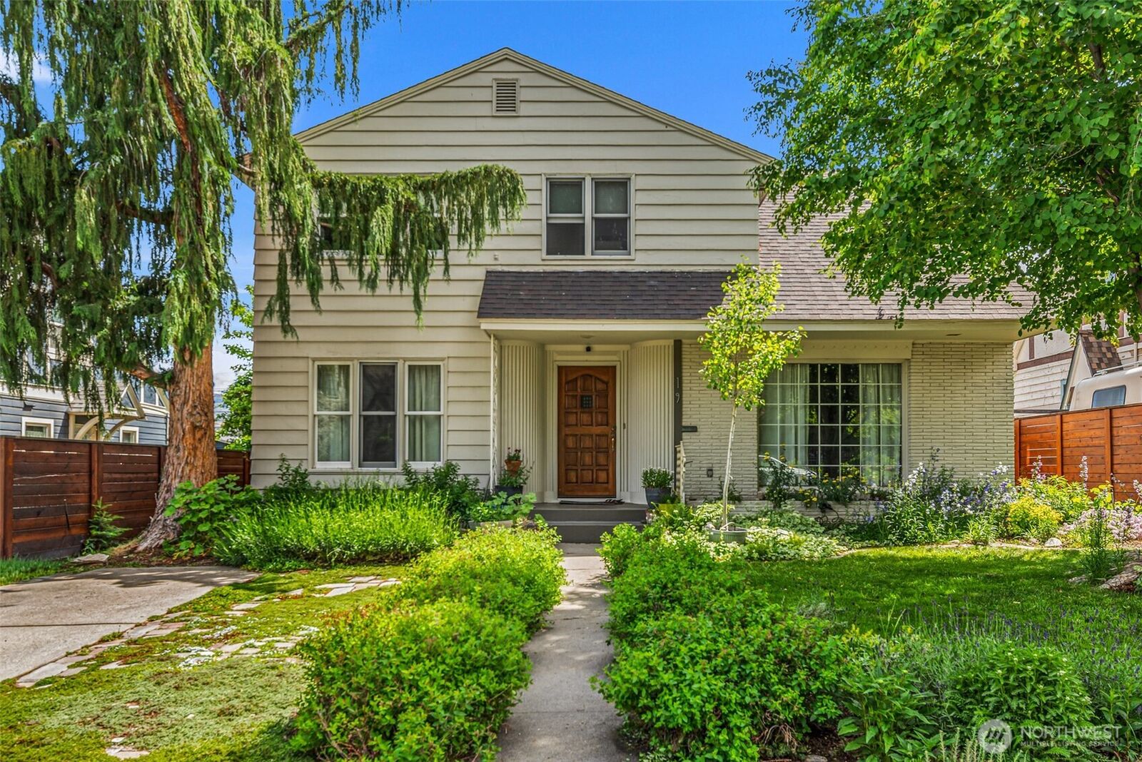 Property Photo:  19 N  Garfield Avenue  WA 98801 